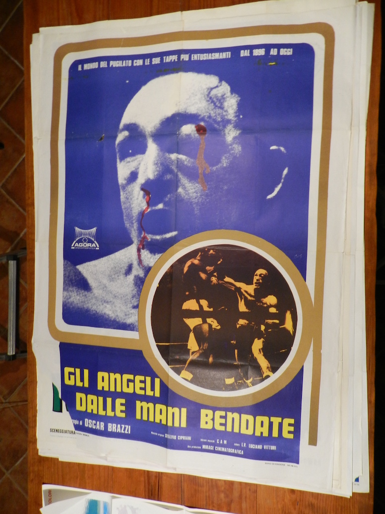 Gli angeli dalle mani bendate
