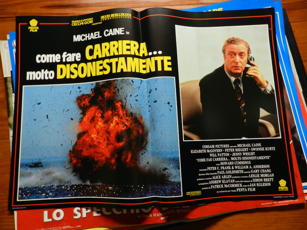 Come fare carriera molto disonestamente 6