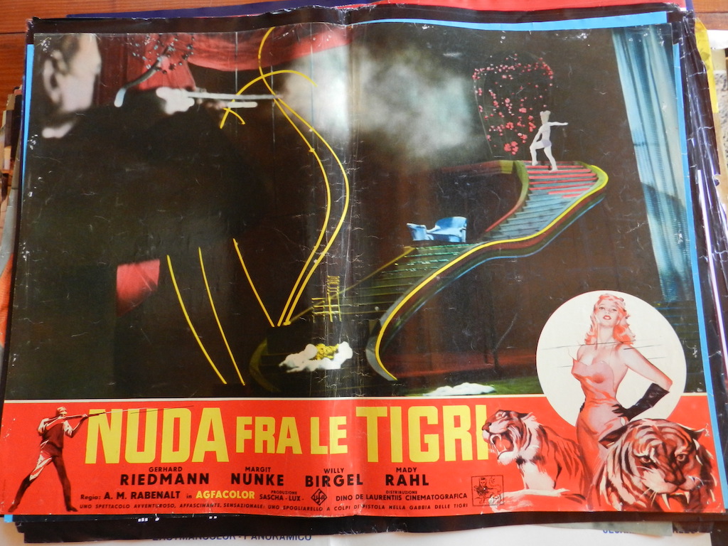 Nuda fra le tigri