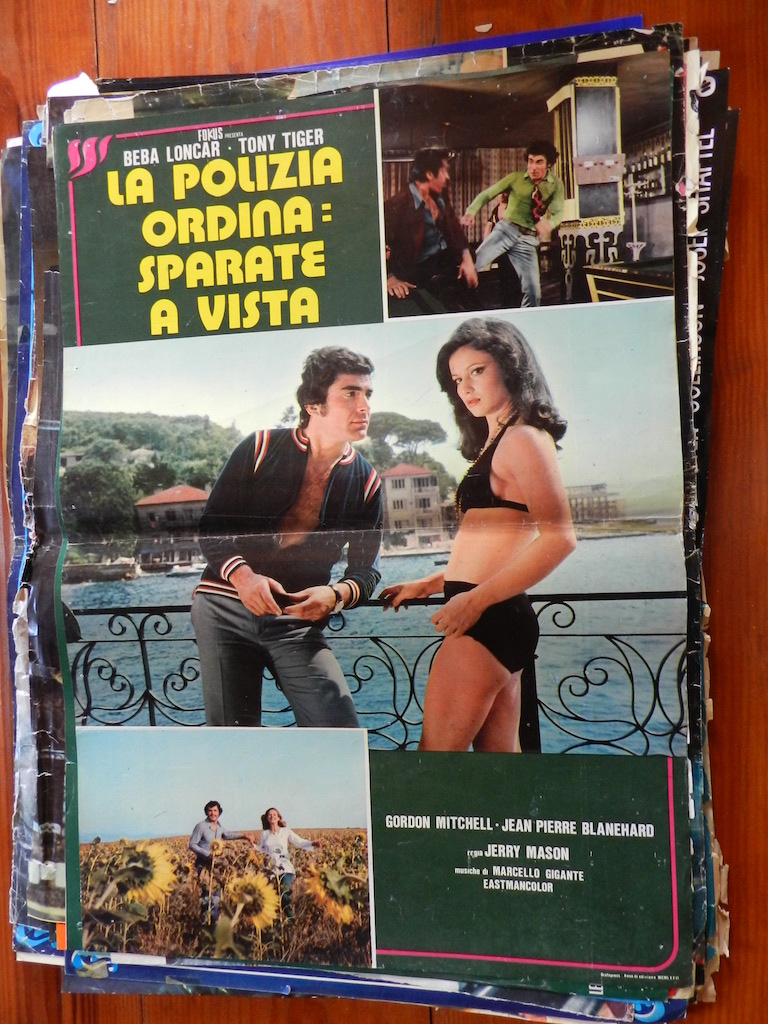 La polizia ordina_ sparate a vista