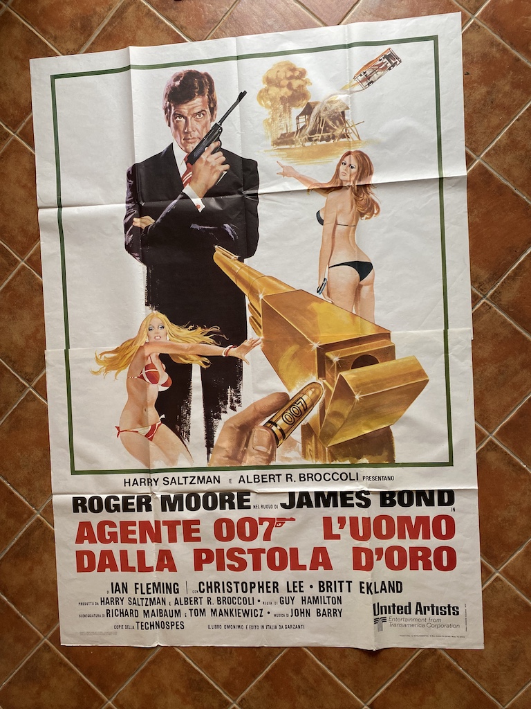 Agente 007 L’uomo dalla pistola d’oro 2