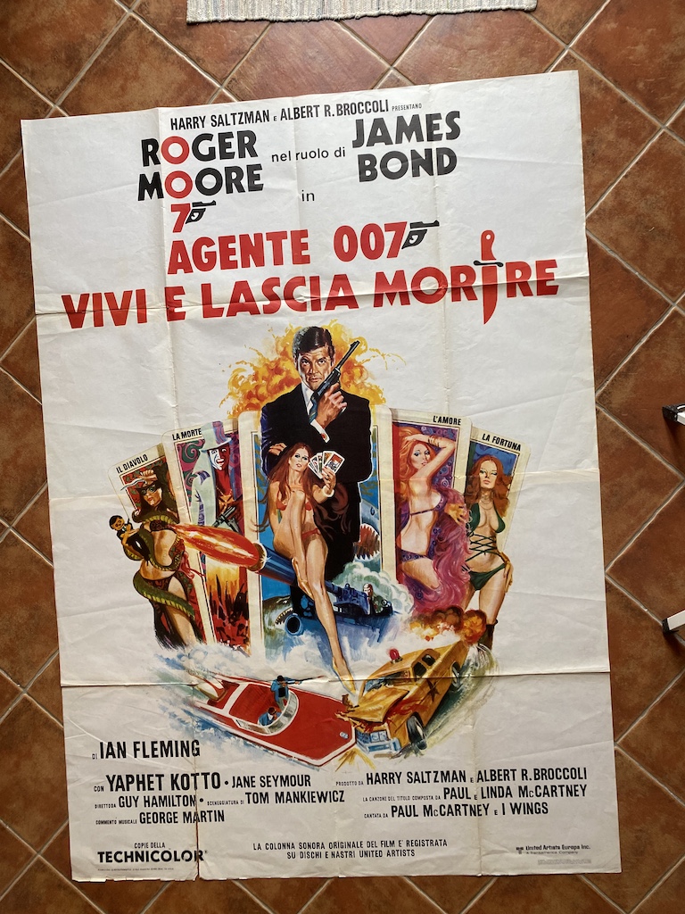 Agente 007 Vivi e lascia morire