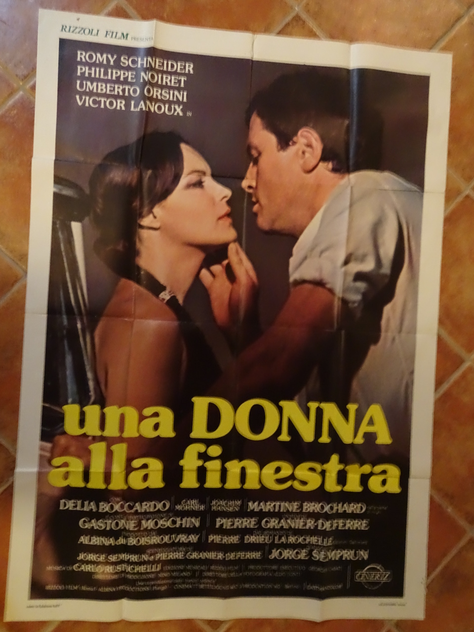 Una donna alla finestra