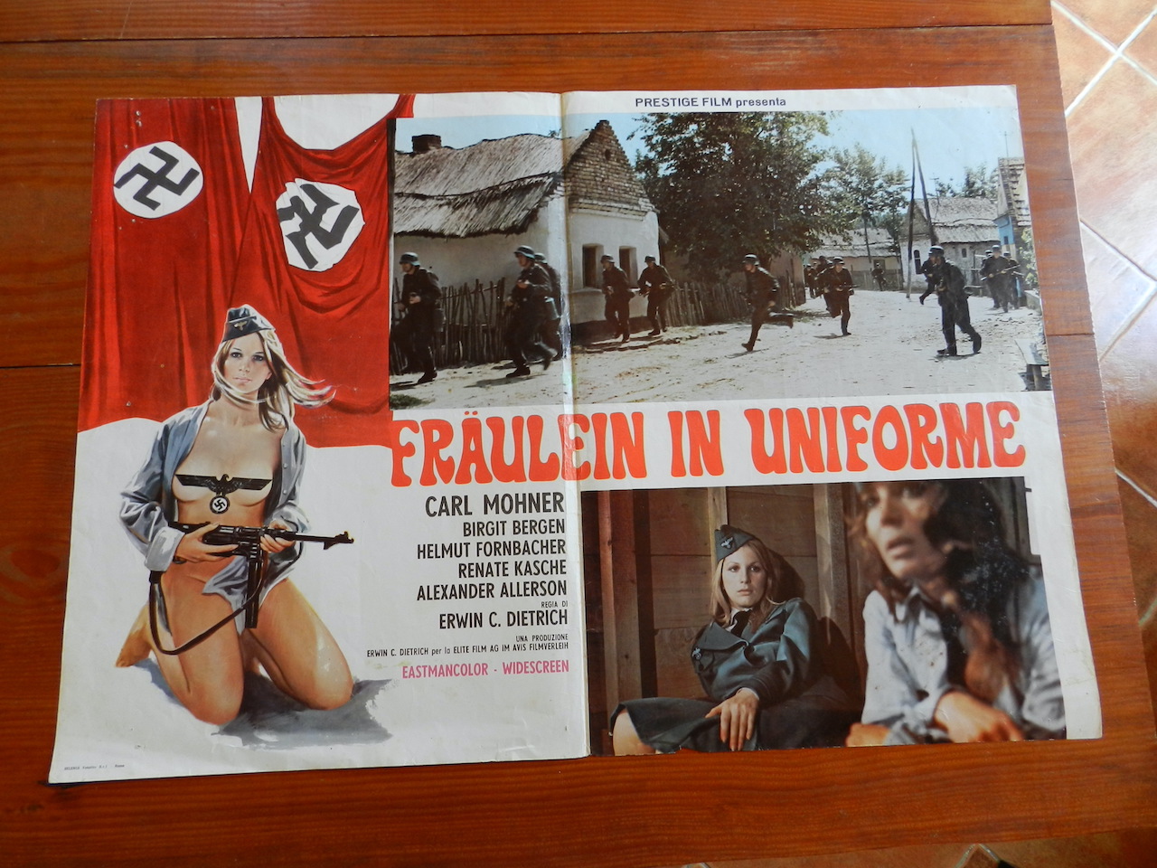 Fäulein in uniforme